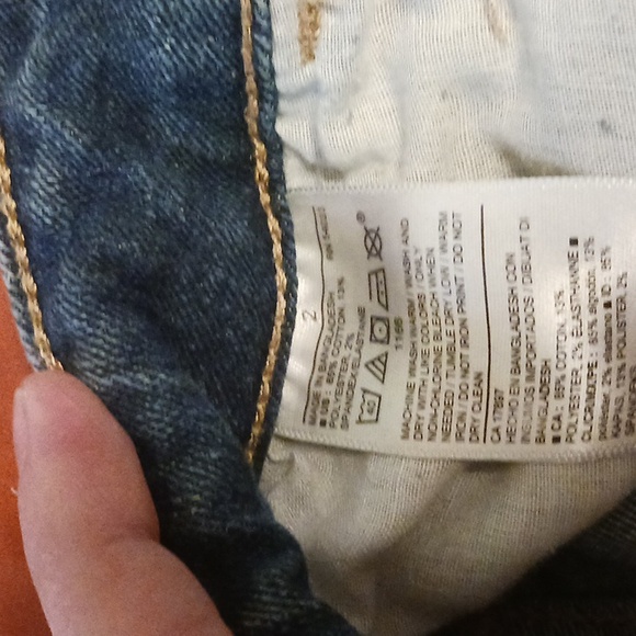 Old Navy, high waist, distressed, cropped sz 2 - Picture 3 of 4